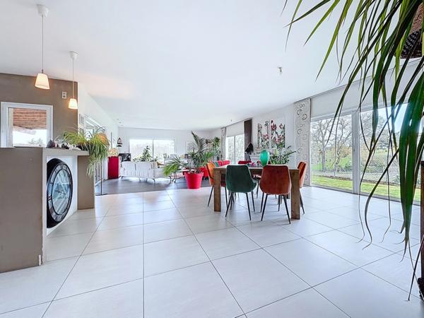 📍 SAINT-DIDIER-DE-FORMANS – À proximité immédiate de Trévoux ✨ Maison familiale à vendre – 228 m² habitables – Terrain 1 288 m²