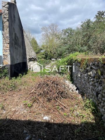 Grange à rénover au centre ville, bien rare.