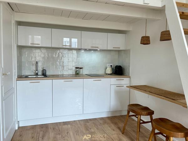 Hypercentre La Rochelle Studio coup de coeur entièrement rénové 132 900 € **  - Référence  FB747