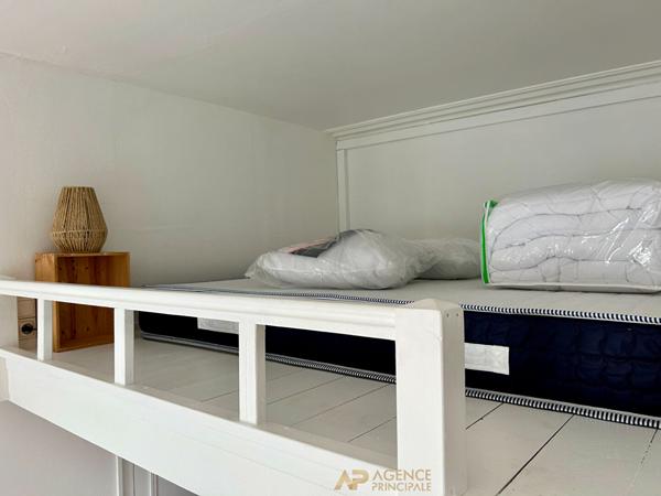 Hypercentre La Rochelle Studio coup de coeur entièrement rénové 132 900 € **  - Référence  FB747