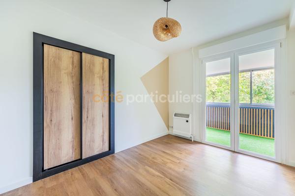 Vente
                Appartement74 m² - 3 Pièces -
                    LA ROCHE SUR YON (85000)