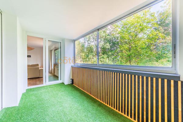 Vente
                Appartement74 m² - 3 Pièces -
                    LA ROCHE SUR YON (85000)