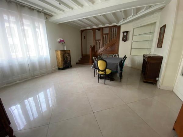 Vente / Propriété à Étrépagny (27150)