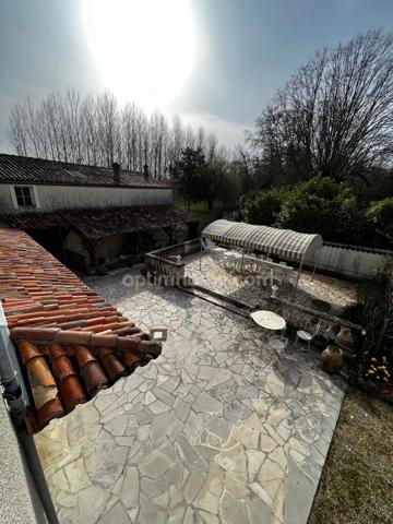 MOULIN SUR LA VALLÉE DE L'ANTENNE QUATRE CHAMBRES PLUS UN STUDIO