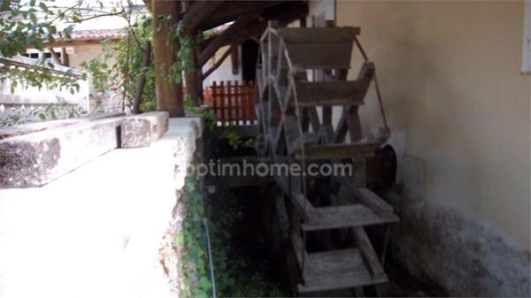MOULIN SUR LA VALLÉE DE L'ANTENNE QUATRE CHAMBRES PLUS UN STUDIO