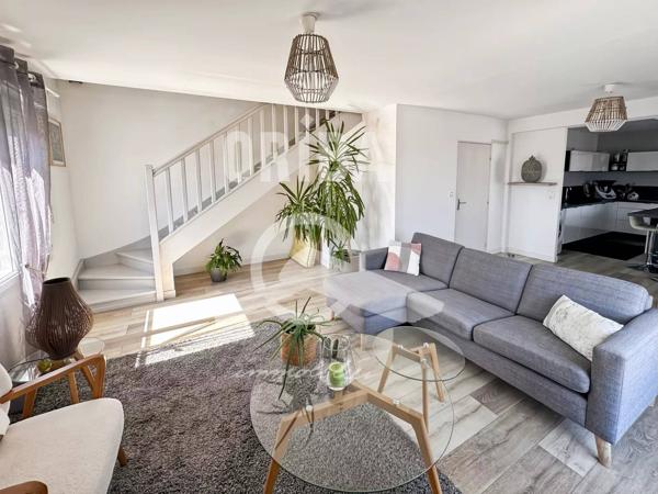 Appartement T3 duplex avec grande terrasse au dernier étage – CHANTENAY