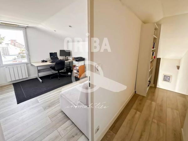 Appartement T3 duplex avec grande terrasse au dernier étage – CHANTENAY