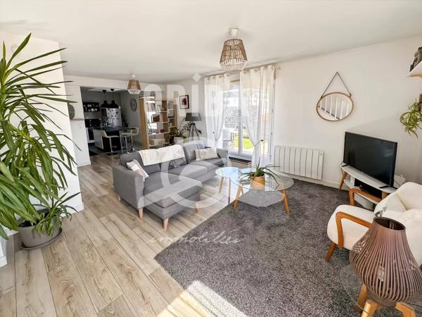 Appartement T3 duplex avec grande terrasse au dernier étage – CHANTENAY