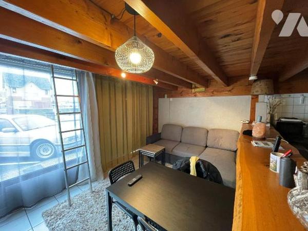 A VENDRE ! STUDIO d'environ 30m² comprenant : pièce de vie avec coin cuisine, salle d'eau et w-...