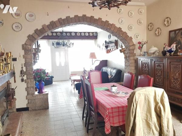 Maison de ville spacieuse à FRUGES