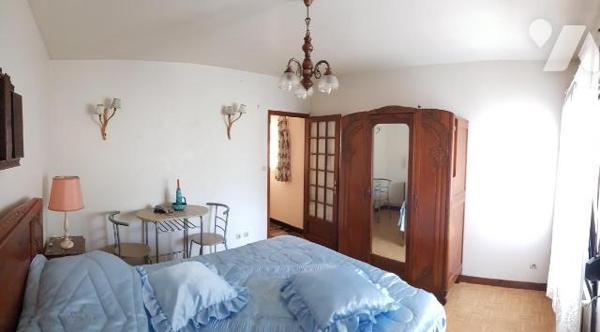 Maison de ville spacieuse à FRUGES