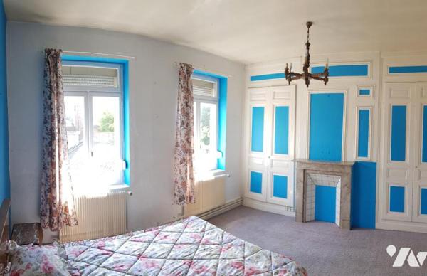 Maison de ville spacieuse à FRUGES