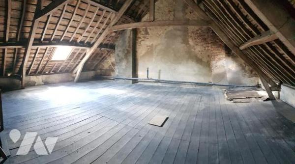 Maison de ville spacieuse à FRUGES