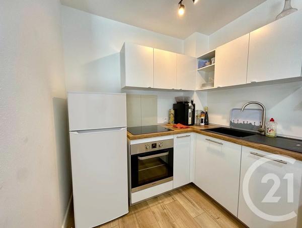 Appartement F3 à vendre  3 pièces - 53,01 m 2   LA ROCHE SUR YON  - 85