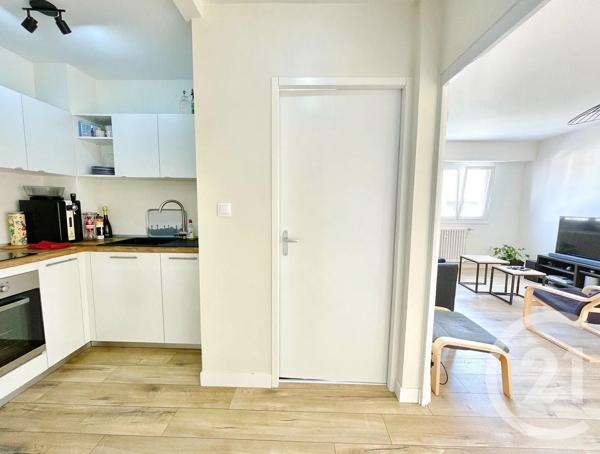 Appartement F3 à vendre  3 pièces - 53,01 m 2   LA ROCHE SUR YON  - 85
