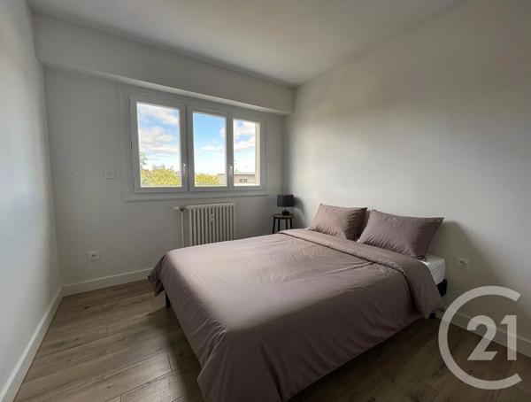 Appartement F3 à vendre  3 pièces - 53,01 m 2   LA ROCHE SUR YON  - 85