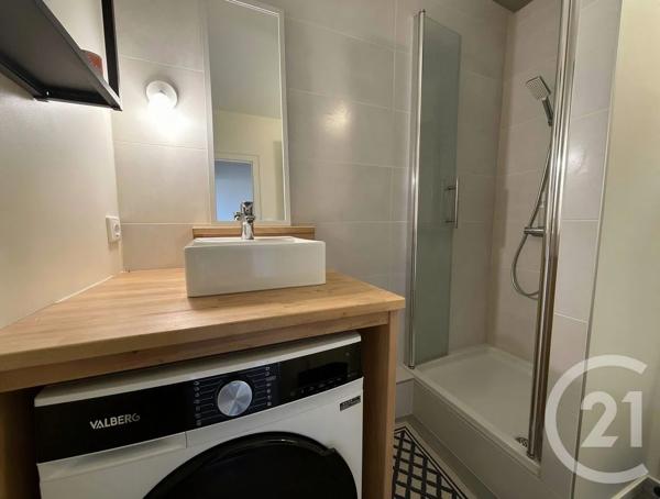 Appartement F3 à vendre  3 pièces - 53,01 m 2   LA ROCHE SUR YON  - 85
