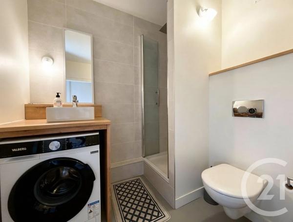 Appartement F3 à vendre  3 pièces - 53,01 m 2   LA ROCHE SUR YON  - 85