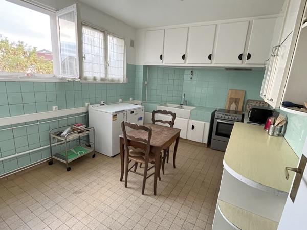 APPARTEMENT VUE CATHEDRALE A 5 MN A PIED DE LA GARE SNCF