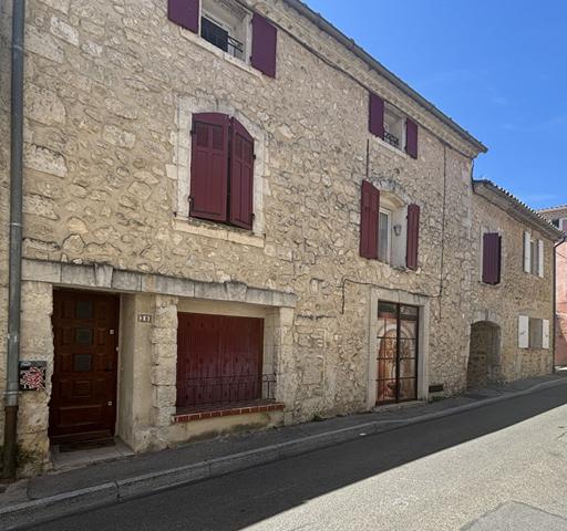 Maison de Village / Appartement de 135 m² à Mallemort