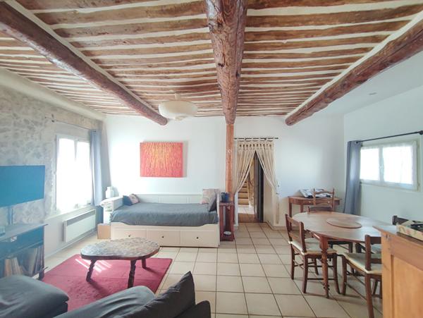 Maison de Village / Appartement de 135 m² à Mallemort