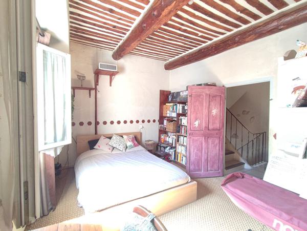 Maison de Village / Appartement de 135 m² à Mallemort