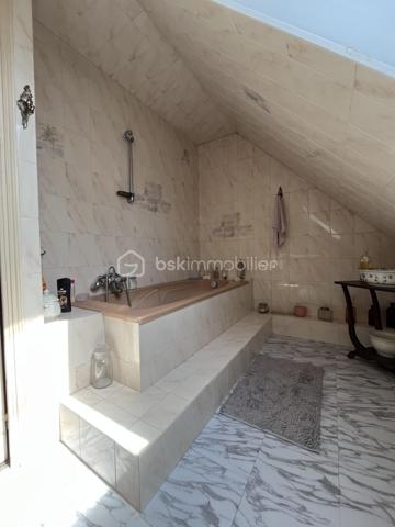 Maison traditionnelle de 198 m²