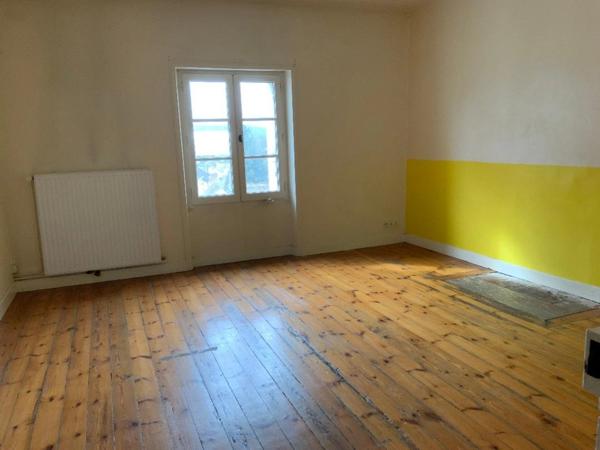 Maison à vendre 5 pièces DESCARTES (37) avec la possibilité d avoir deux logements