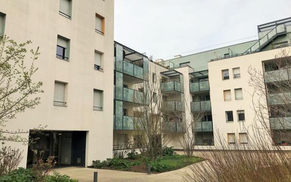 Appartement à vendre    2 pièces • 48,25 m2 Vénissieux