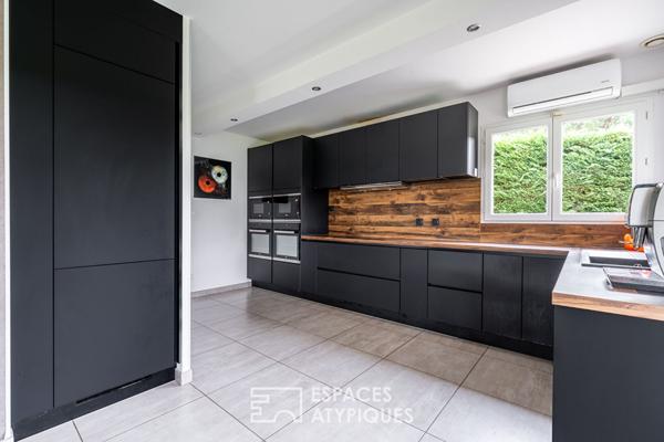 Villa au calme avec piscine sur les hauteurs de Saint-Bonnet-de-Mûre