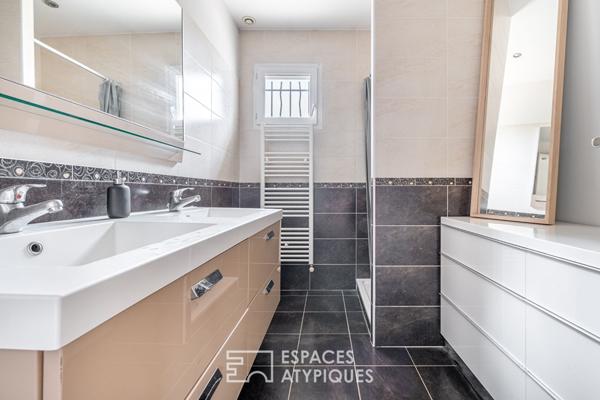 Villa au calme avec piscine sur les hauteurs de Saint-Bonnet-de-Mûre