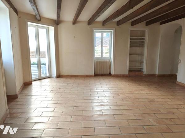 Maison ancienne familiale avec beaux volumes