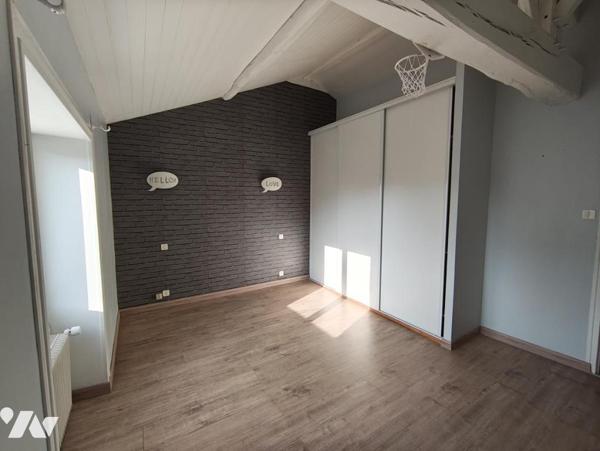 Maison ancienne familiale avec beaux volumes