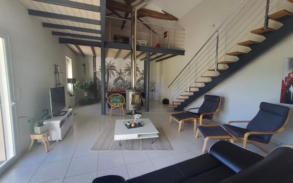 Maison de 170 m² à Saint-Georges-des-Gardes