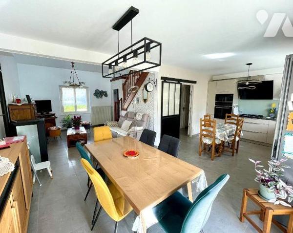 MAISON SUR SOUS-SOL AVEC CONFORT DU PLAIN-PIED.
A VENDRE A RETHEL, AXE REIMS/CHARLEVILLE-MEZIE...