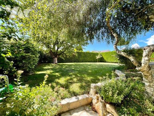 MAISON SUR SOUS-SOL AVEC CONFORT DU PLAIN-PIED.
A VENDRE A RETHEL, AXE REIMS/CHARLEVILLE-MEZIE...