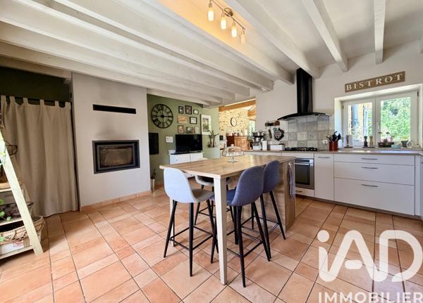 Maison à vendre 5 pièces 158,55 m² Saint-Léonard-de-Noblat