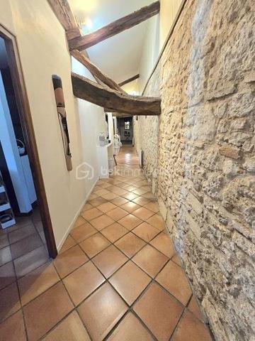 Corps de ferme de 379 m²