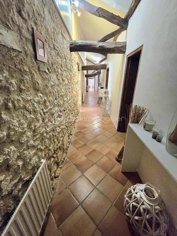 Corps de ferme de 379 m²