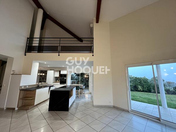 BOULOC - Jolie Maison T5 meublée avec piscine de 160 m2