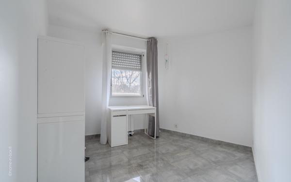 Appartement à vendre    4 pièces • 76,03 m2 Noisy-le-Grand