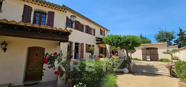 Grande demeure de caractère - très belle vue - piscine