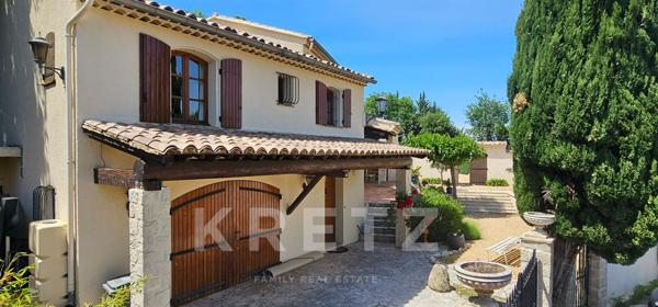 Grande demeure de caractère - très belle vue - piscine