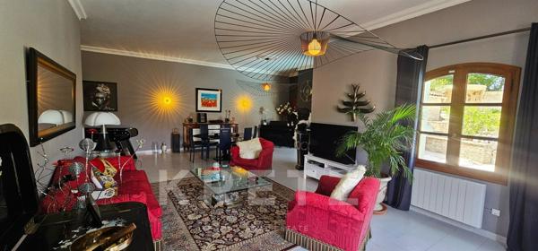 Grande demeure de caractère - très belle vue - piscine