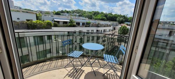 Appartement à louer    2 pièces • 43,20 m2    Issy-les-Moulineaux