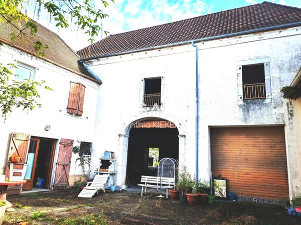 MAISON ANCIENNE AVEC CACHET + GRANGE+ATELIER ET DEPENDANCES