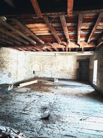 MAISON ANCIENNE AVEC CACHET + GRANGE+ATELIER ET DEPENDANCES