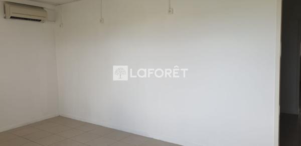 Location bureau Baie-Mahault - 69 m² - 1 254 €/mois