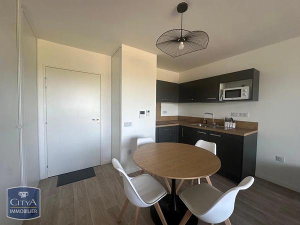 Appartement à louer 2 pièces 41.48m² Avrillé (49240)
