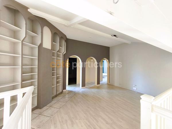 Vente
                Maison263 m² - 9 Pièces -
                    MONT DE MARSAN (40000)